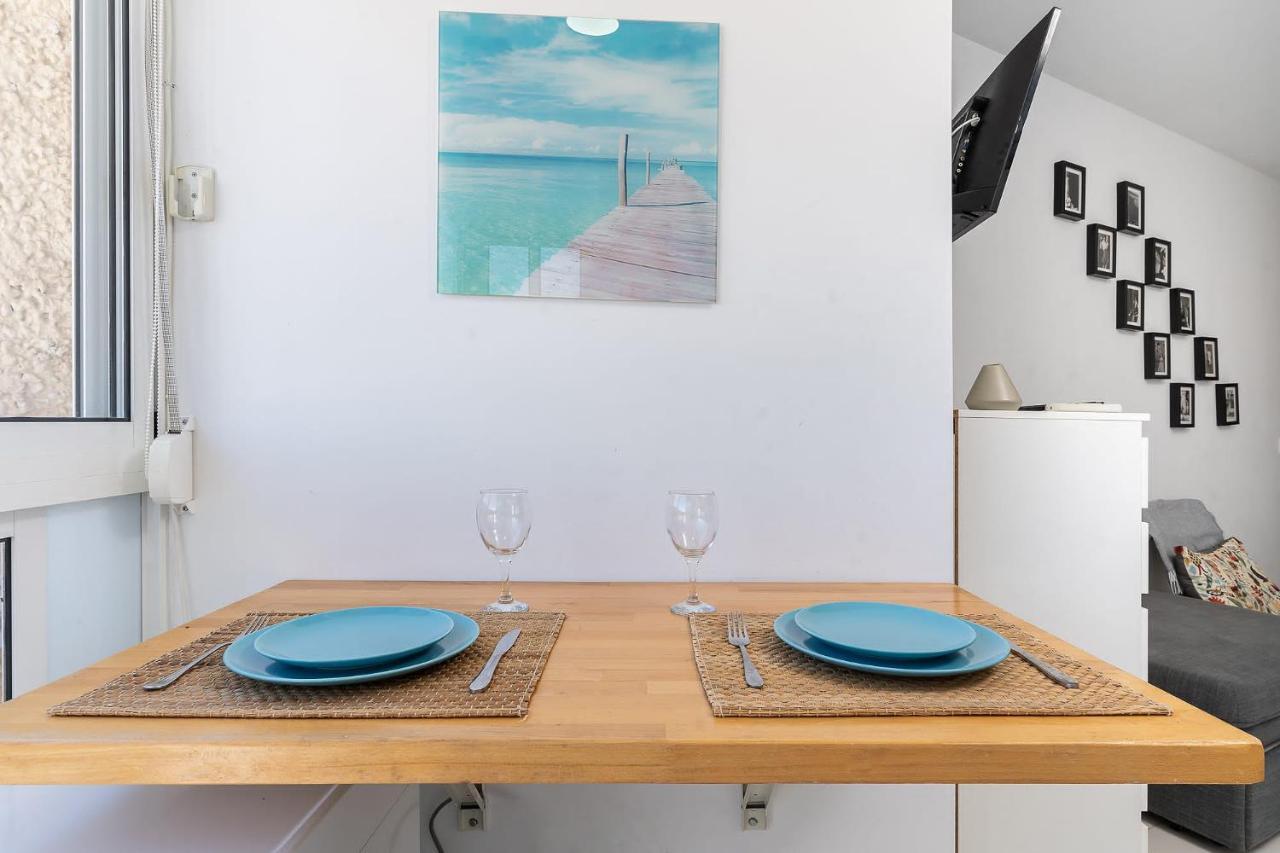 Mi Casa De La Playa -Estudio Frente Al Mar- Lägenhet Benalmádena Exteriör bild